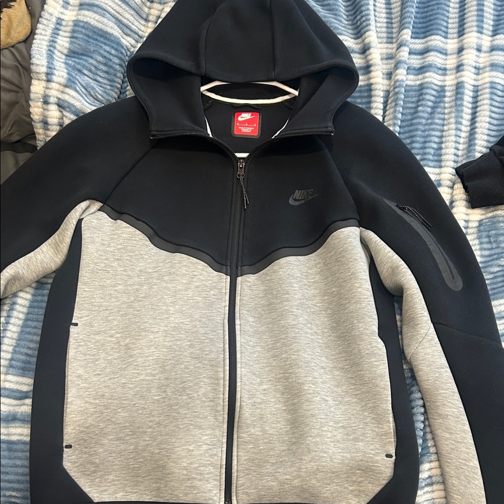 Nike Black and Gray Full-Zip Hoodie